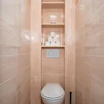 5 Bob's - 2 Bedrooms With King Size Beds *