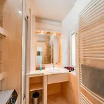 5 Bob's - 2 Bedrooms With King Size Beds