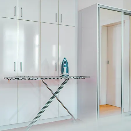 5 Bob's - 2 Bedrooms With King Size Beds Прага